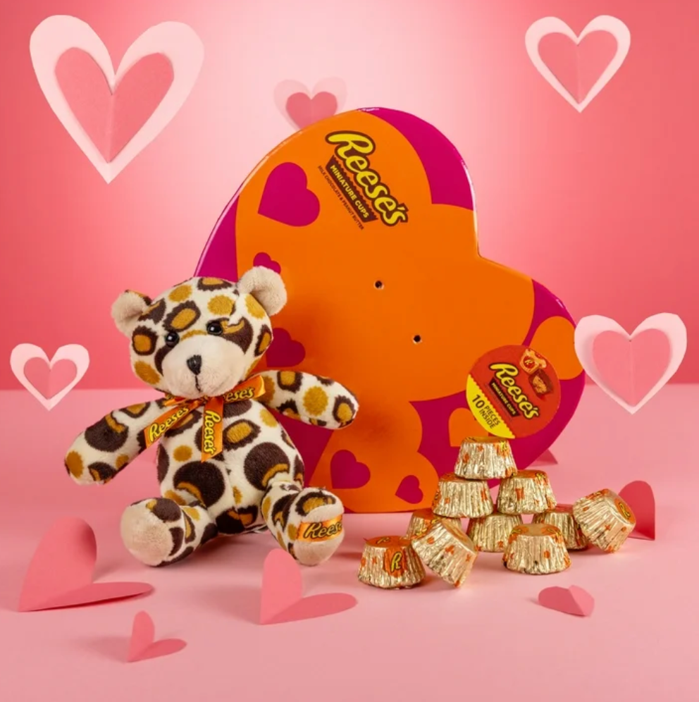 REESE'S Heart Box with Leopard Plush and REESE'S Peanut Butter Cups Miniatures - 88g